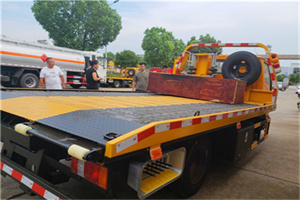 花溪区附近拖车电话号码服务